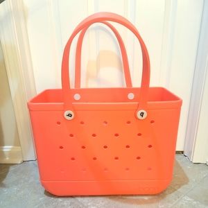 HOT BRAND NEW SUMMER BEACH BAG !!! - Bogg Bag XL Coral
